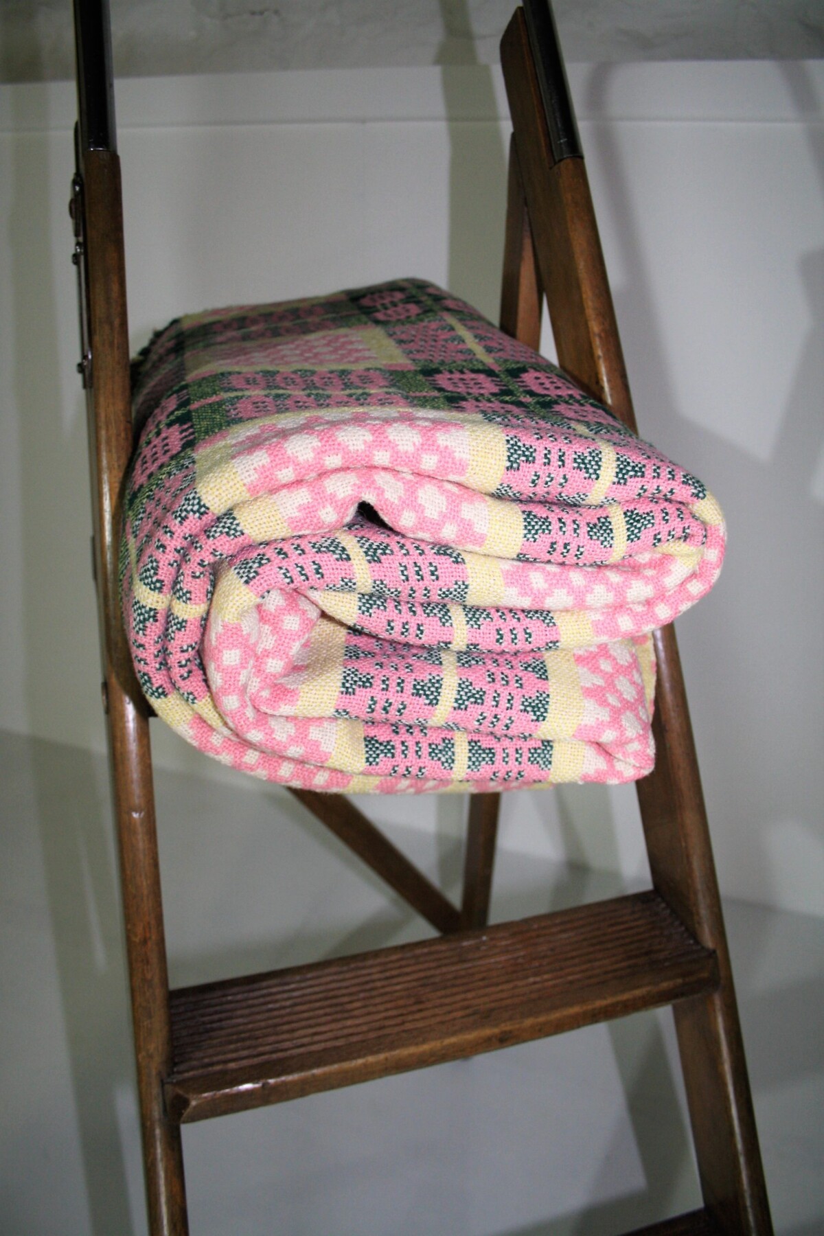 Welsh Tapestry Blanket - Pink - Image 4