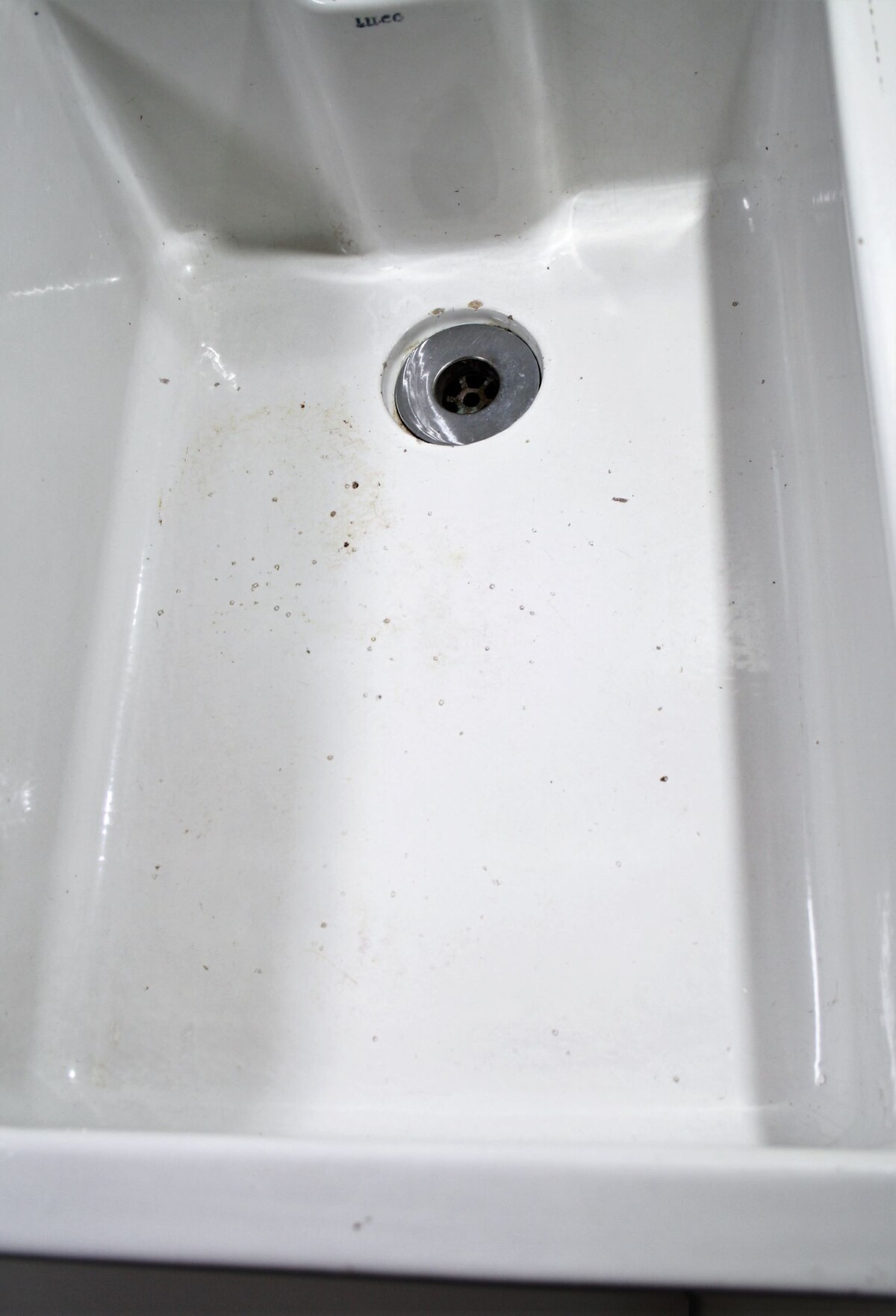 Belfast Sink On Cast Iron Pedestal - Image 9