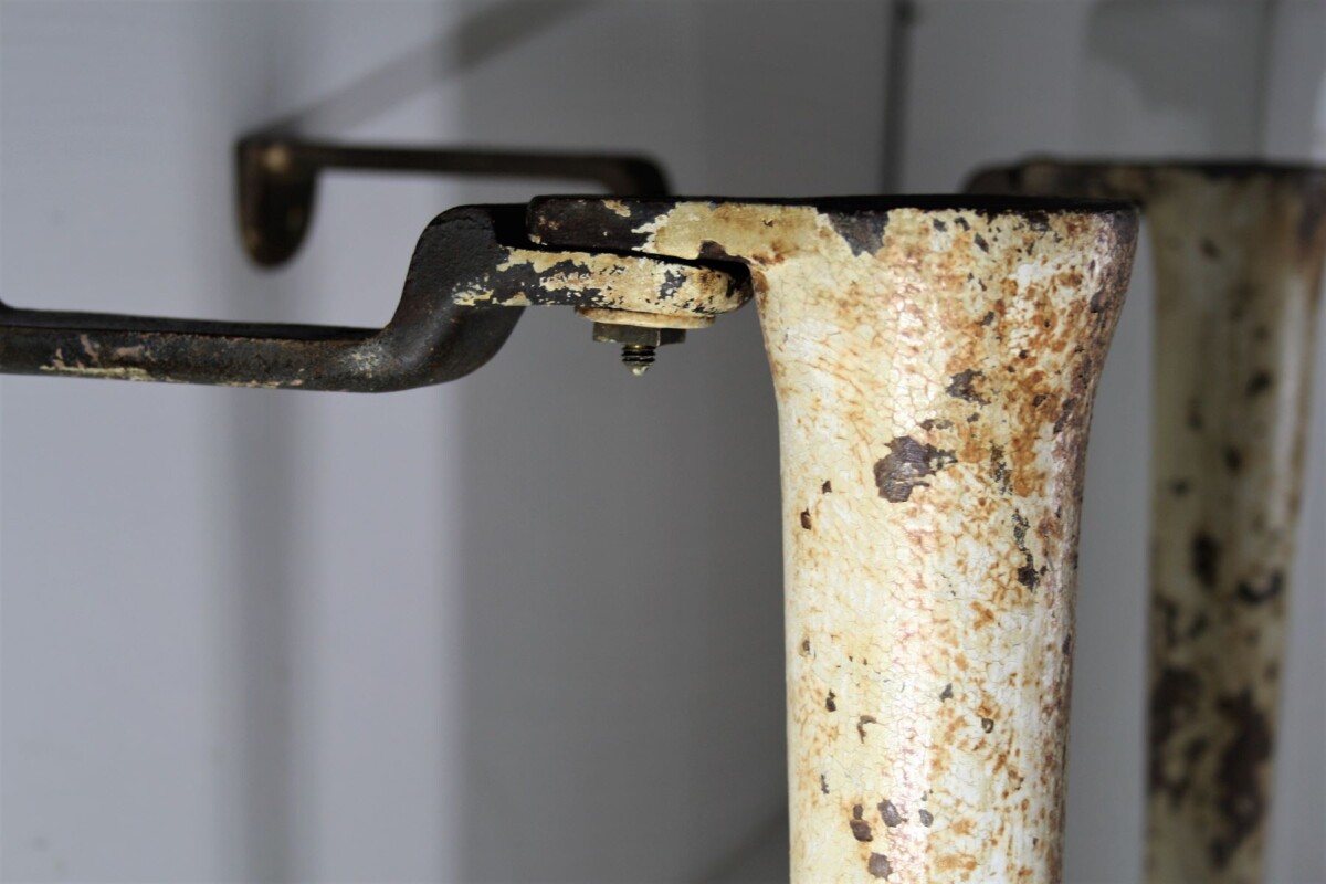 Belfast Sink On Cast Iron Pedestal - Image 7