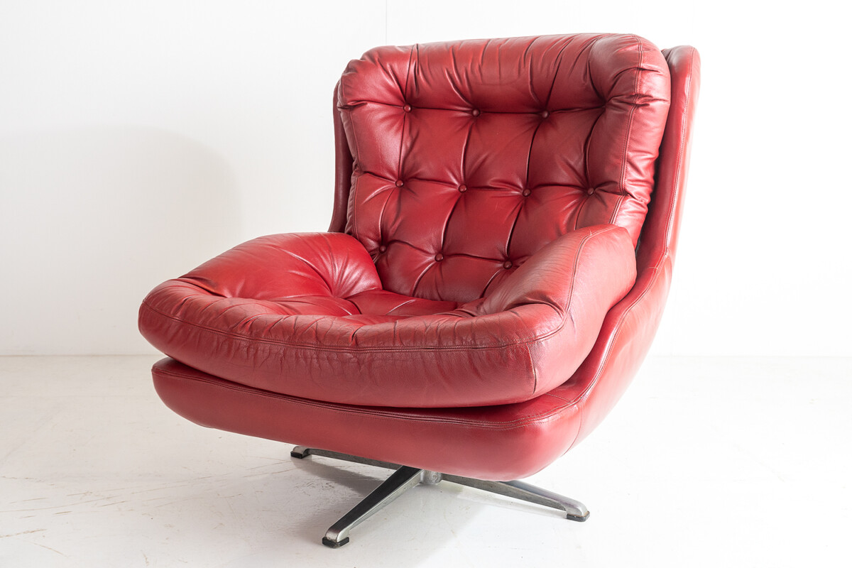 Red Leather Swivel Egg Chair - Image 8