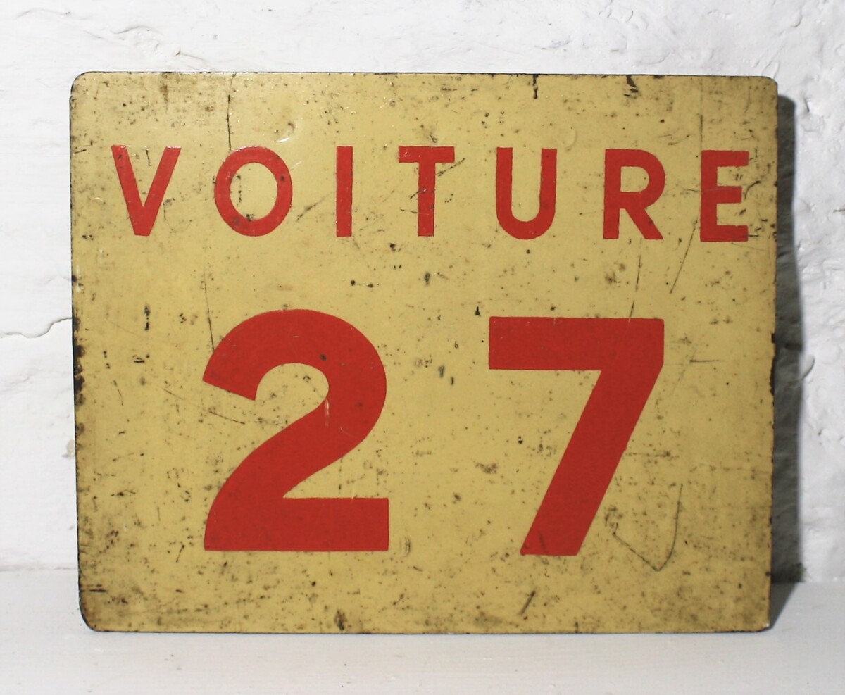 A Small French Metal Railway Sign 'Voiture 27' - Image 3