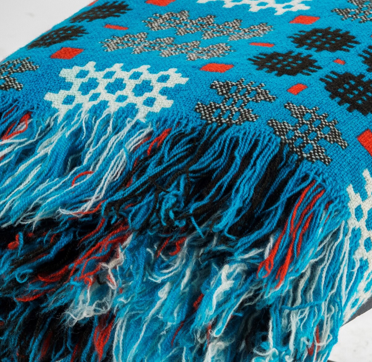 1960s Welsh Wool Tapestry Blanket | Blue & Reds | Bed Throw - Image 3