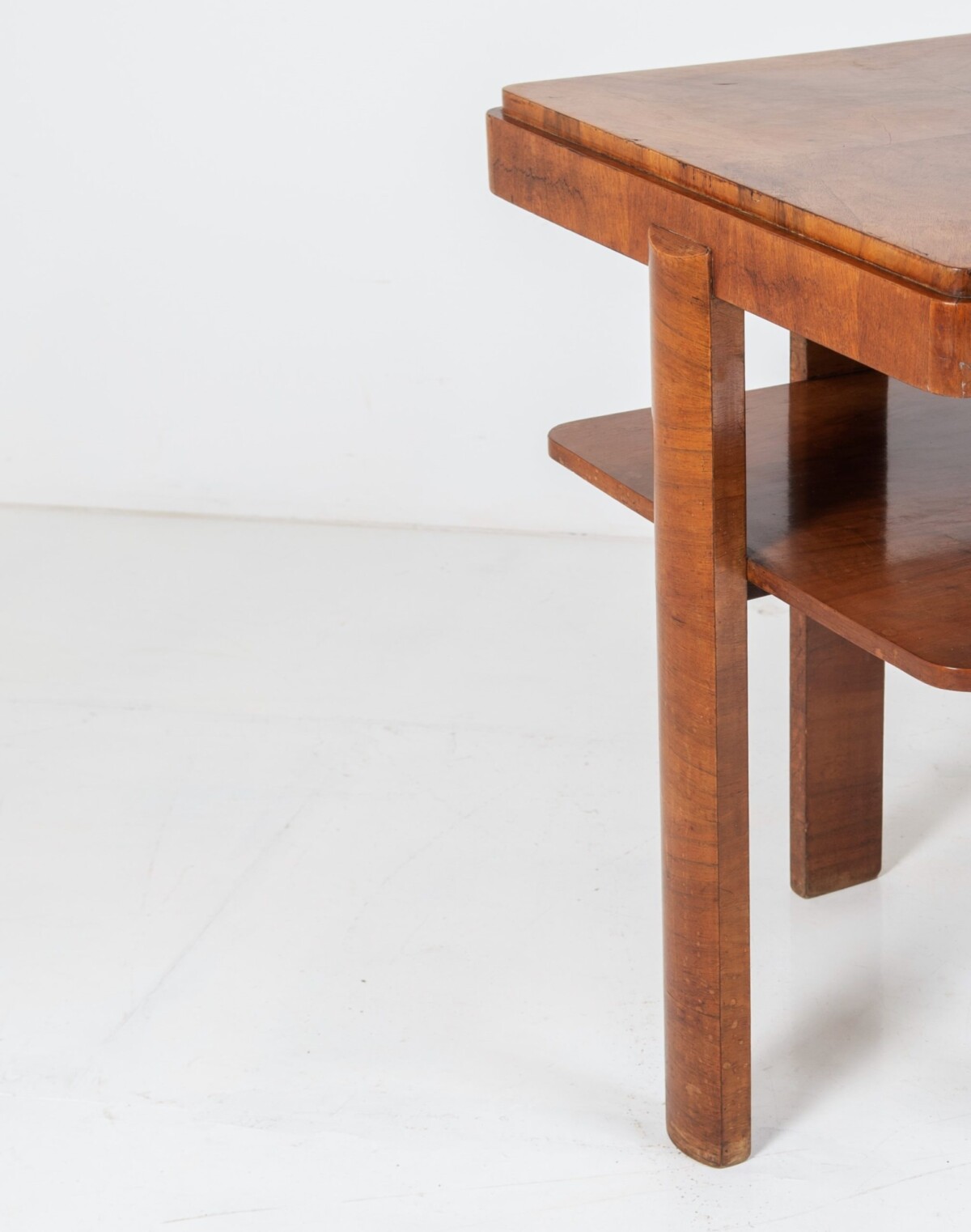 1930s Art Deco Walnut Side Table | Stylish Lamp Table - Image 2