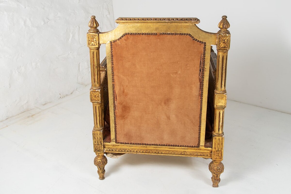 An Original Bergère à la Reine Chair Throne - Image 10