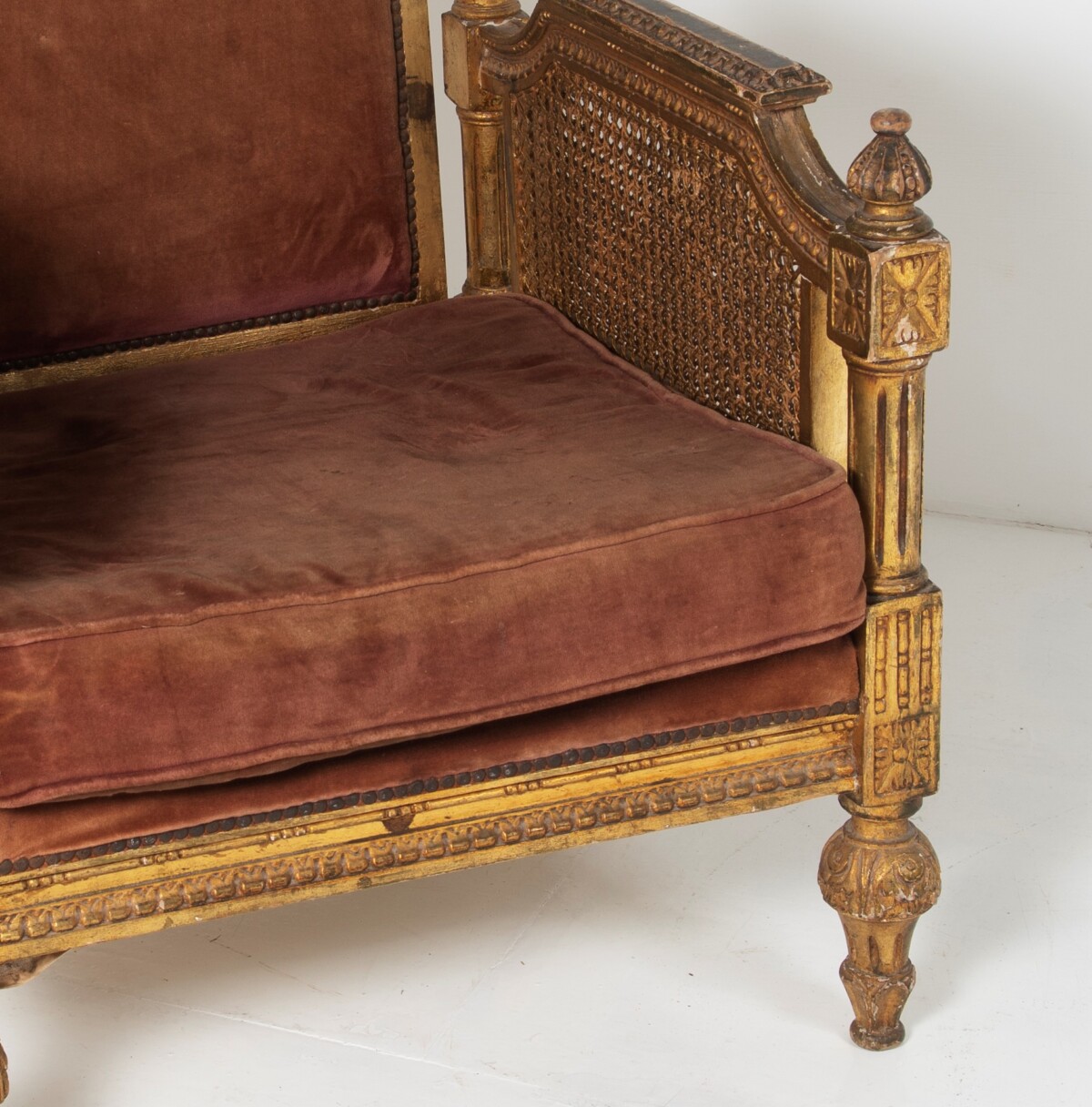 An Original Bergère à la Reine Chair Throne - Image 3