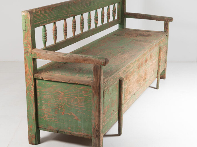 Primitive Vernacular Box Settle Farmhouse Bench with Storage