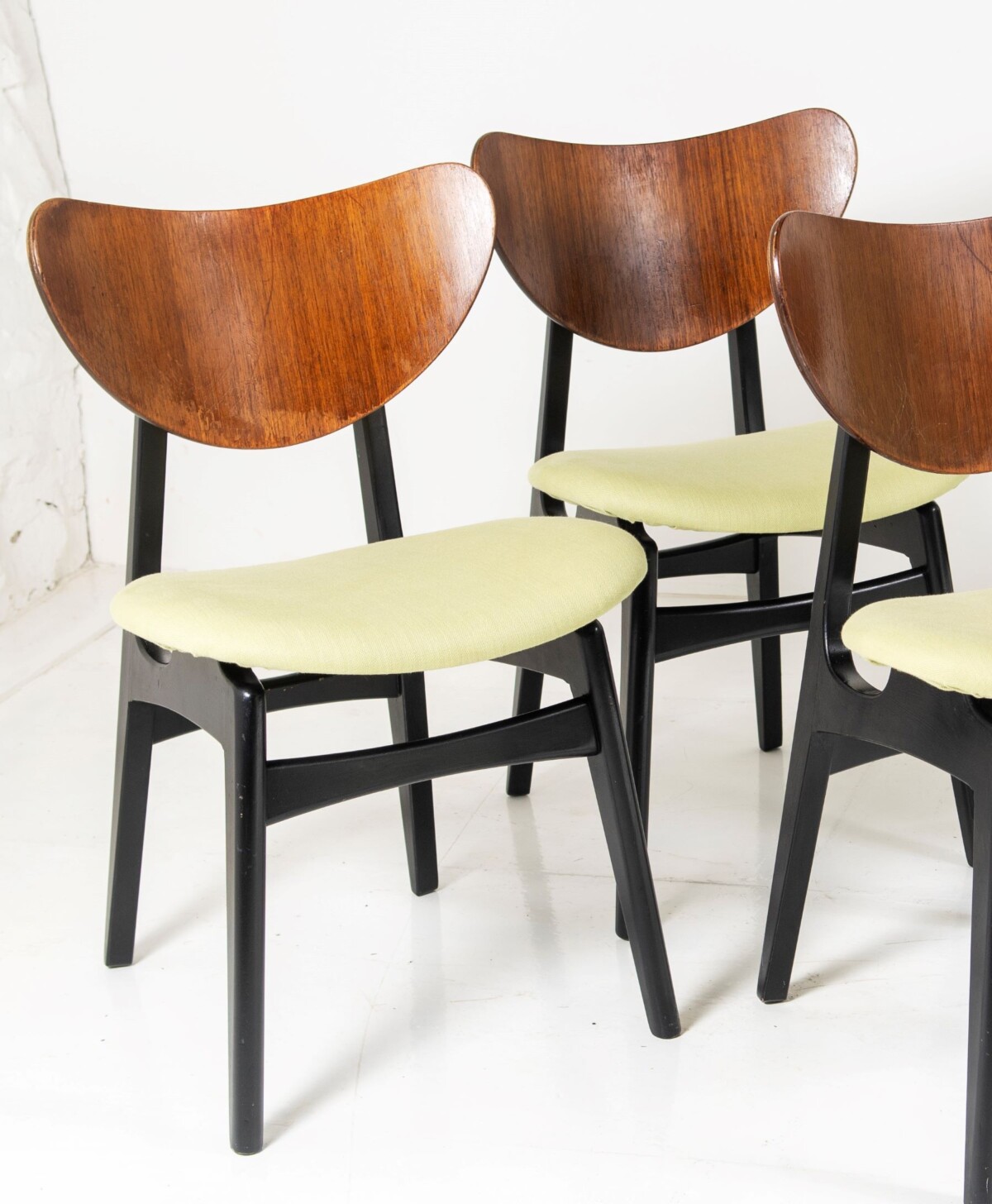 G Plan Mid Century Butterfly Dining Chairs by E.Gomme - Image 10