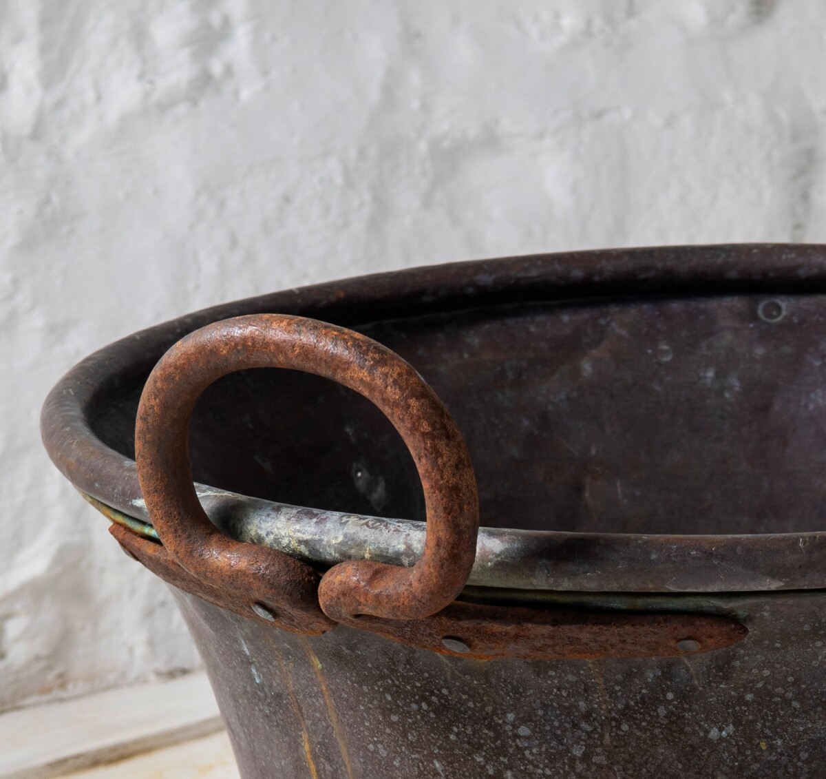 Large Copper Cauldron Pot Weathered Garden Planter Log Basket - Image 2