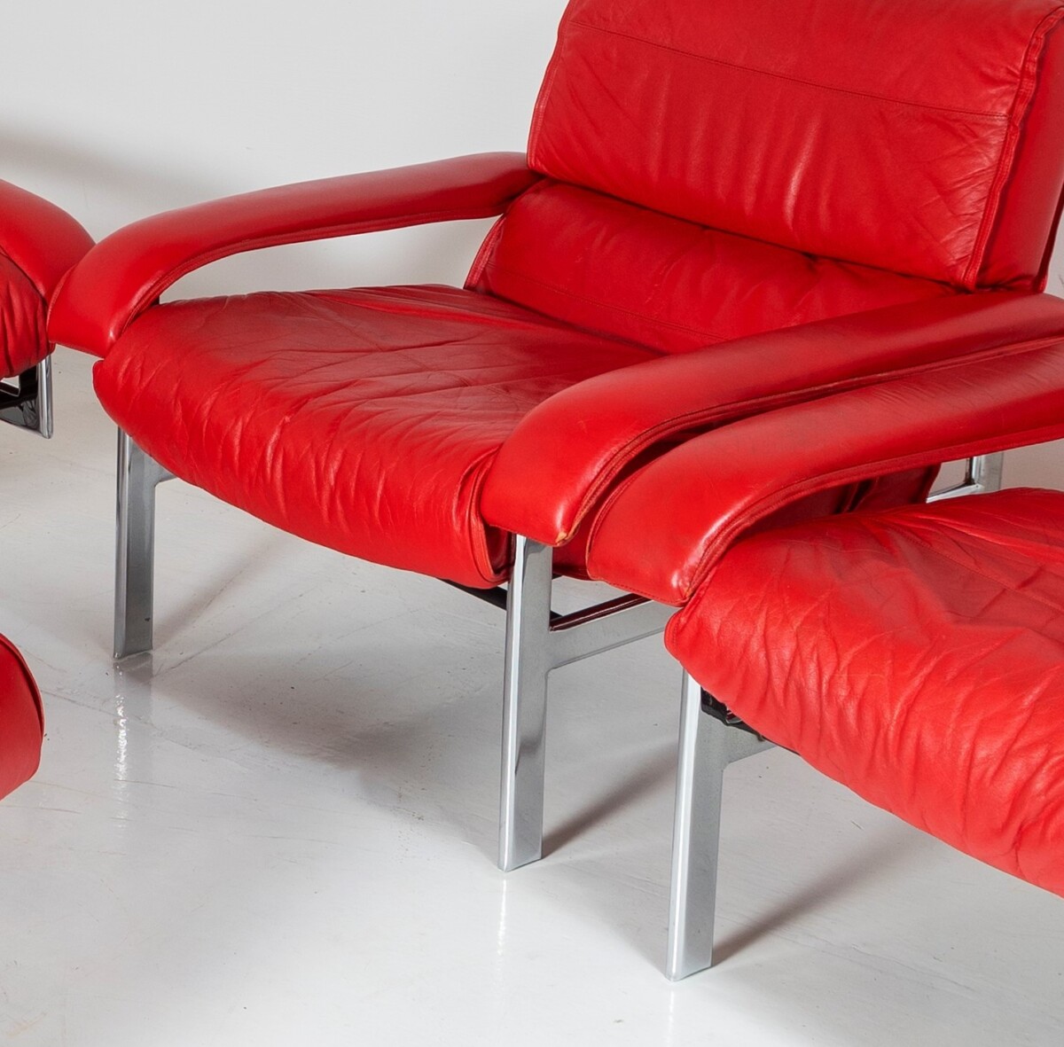 Mid Century Pieff Gamma Red Leather Tubular Chrome Suite complete with Swivel Chairs, Armchairs and Footstool - Image 30
