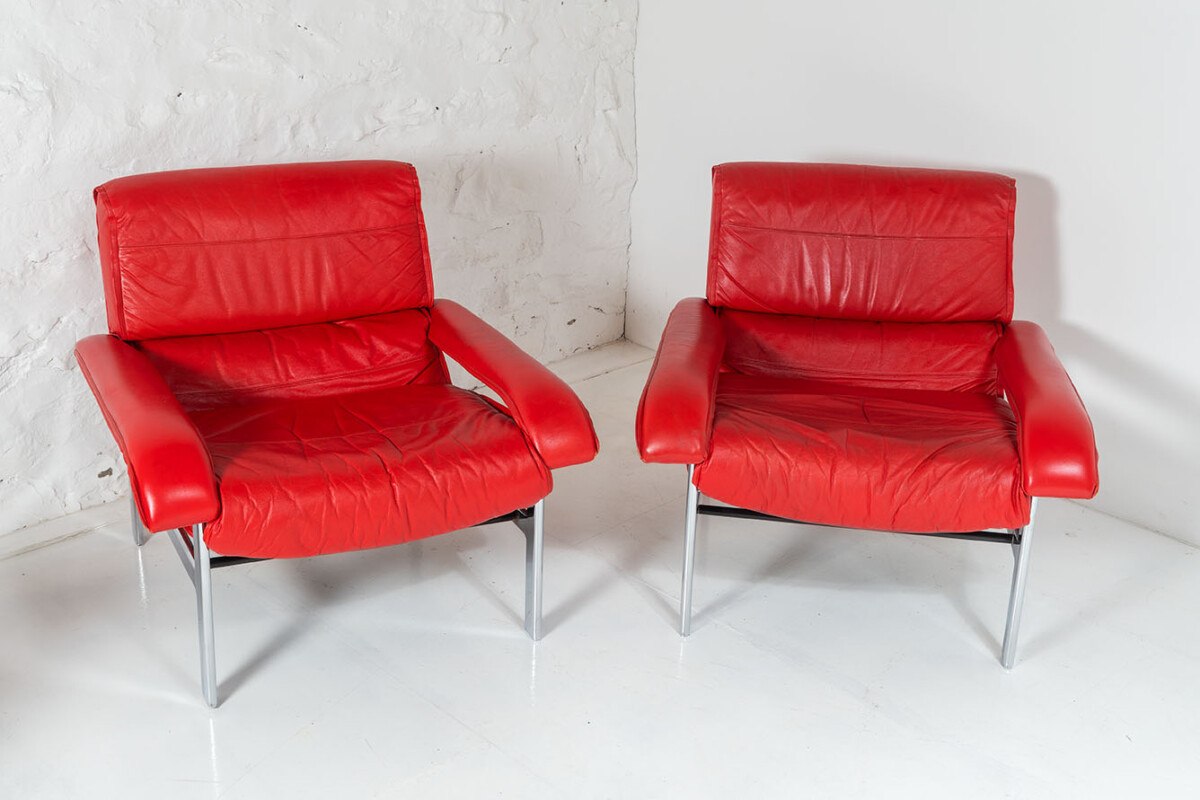 Mid Century Pieff Gamma Red Leather Tubular Chrome Suite complete with Swivel Chairs, Armchairs and Footstool - Image 13