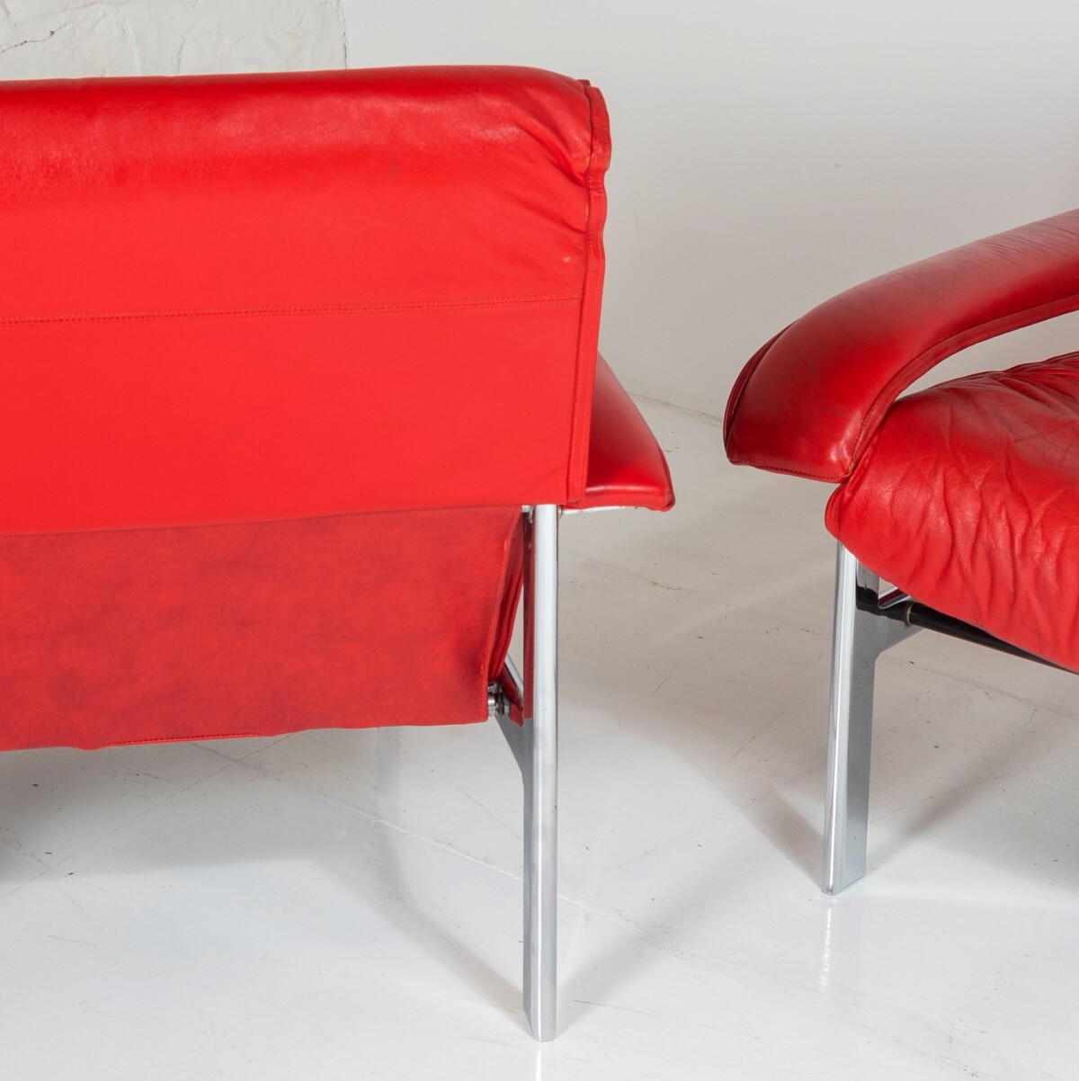 Mid Century Pieff Gamma Red Leather Tubular Chrome Suite complete with Swivel Chairs, Armchairs and Footstool - Image 8