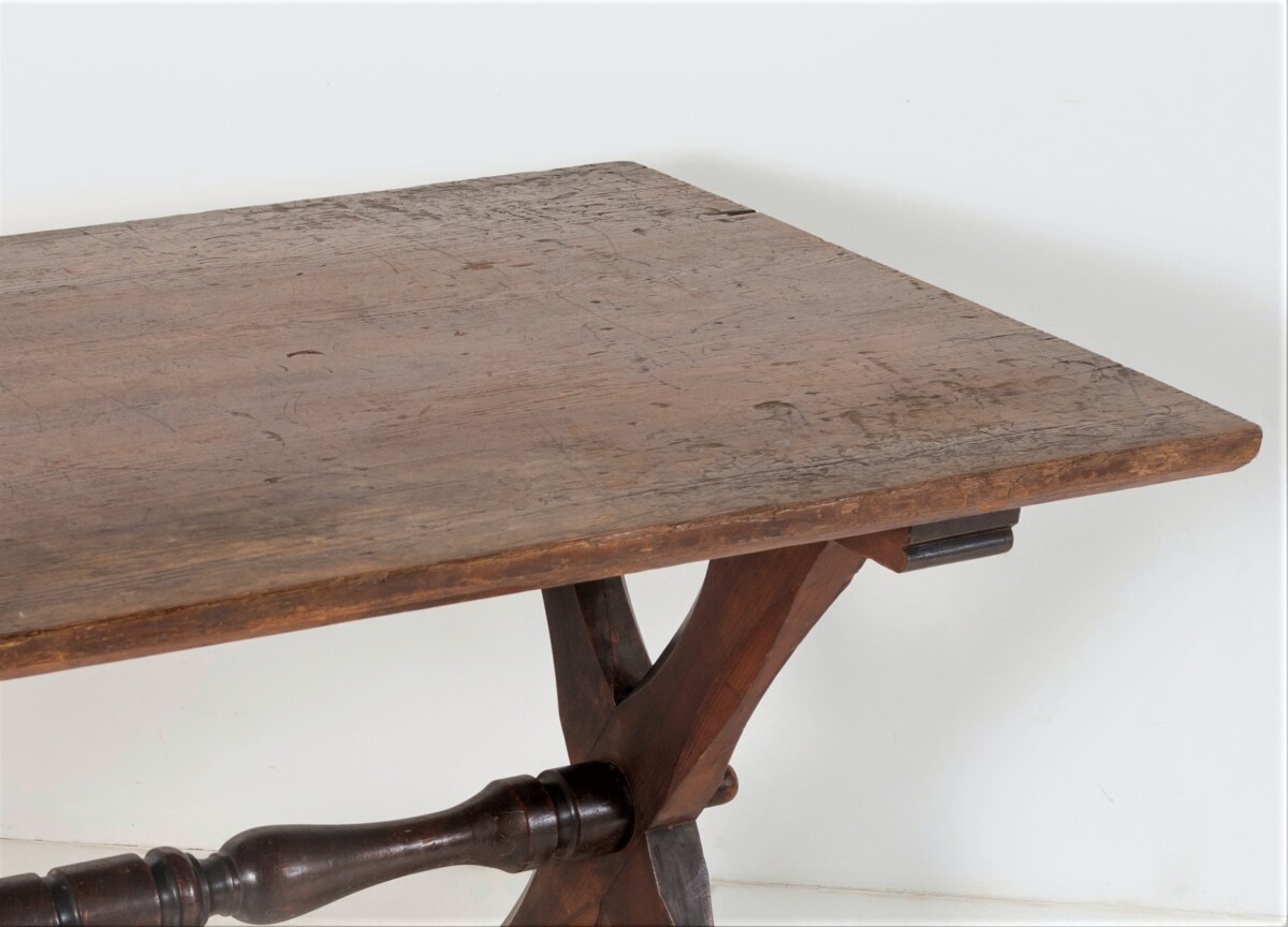 A wonderful ecclesiastical X-frame church dining refectory table desk | English Circa 1850 - Image 13