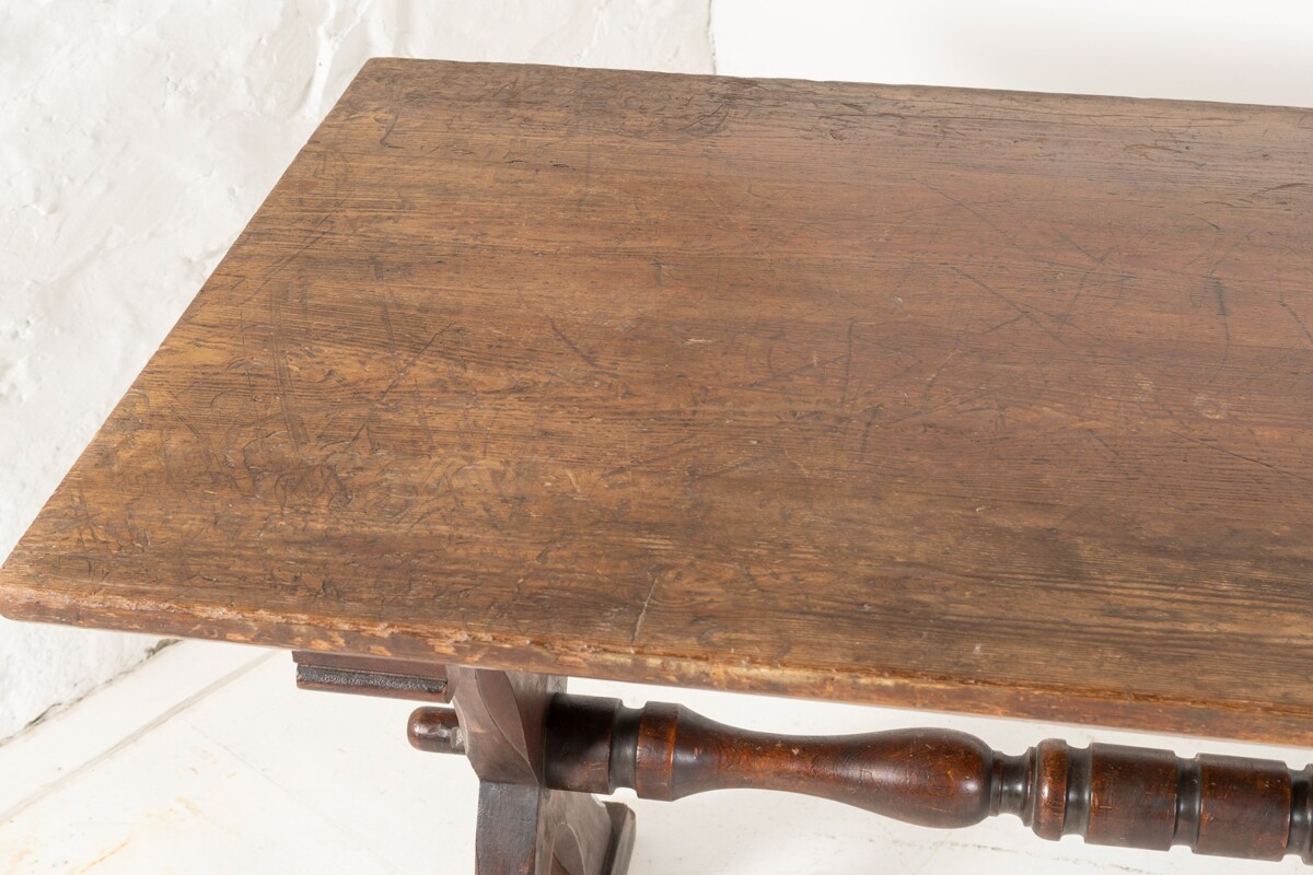 A wonderful ecclesiastical X-frame church dining refectory table desk | English Circa 1850 - Image 6
