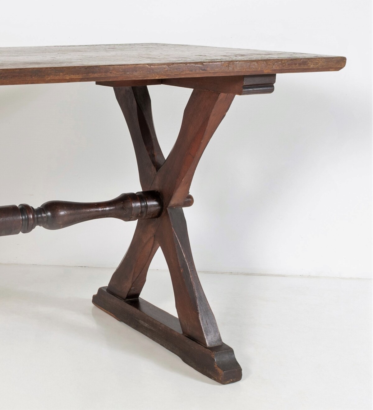 A wonderful ecclesiastical X-frame church dining refectory table desk | English Circa 1850 - Image 3