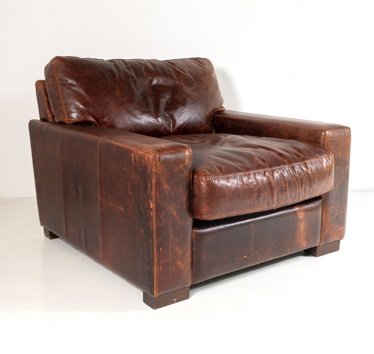 A large Contemporary Brown Leather Armchair By Roche Bobois - Image 11
