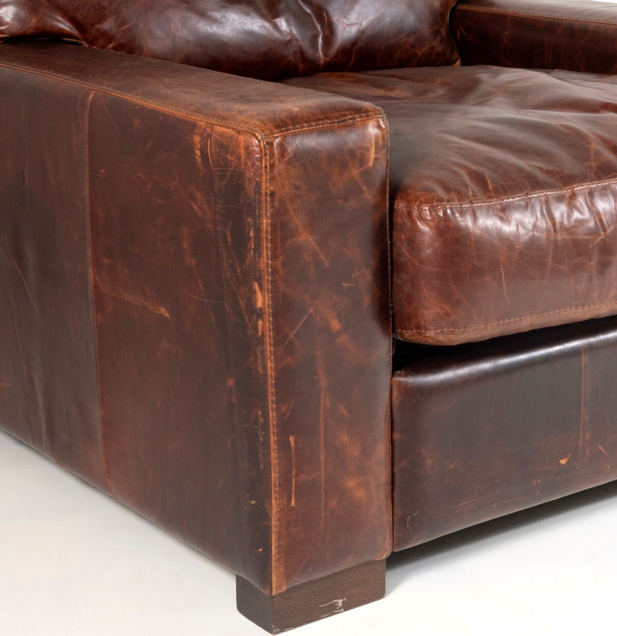 A large Contemporary Brown Leather Armchair By Roche Bobois - Image 12