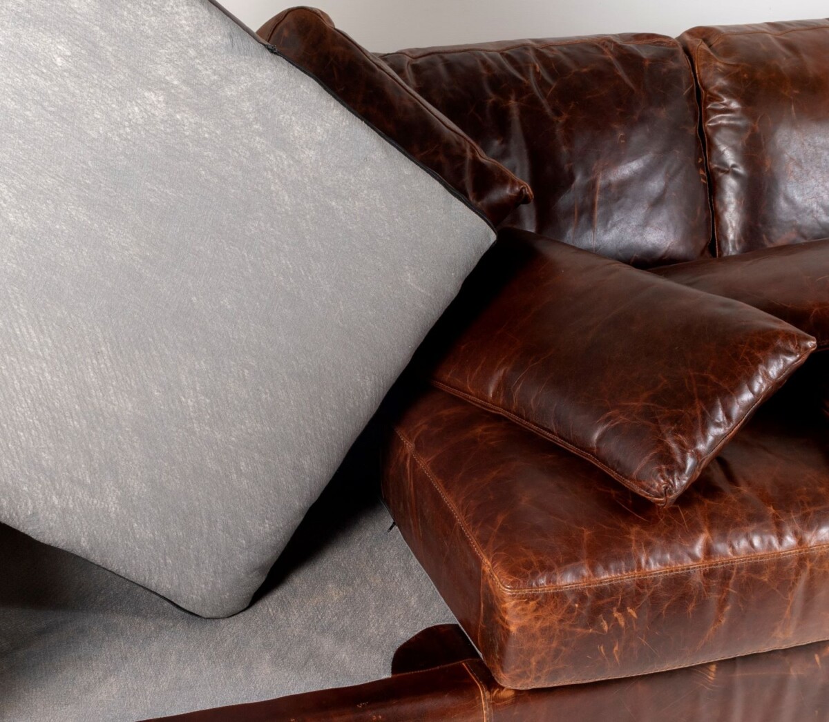 An Exceptional Oversized Roche Bobois Designer Brown Leather Sofa - Large Three Seater - Image 7