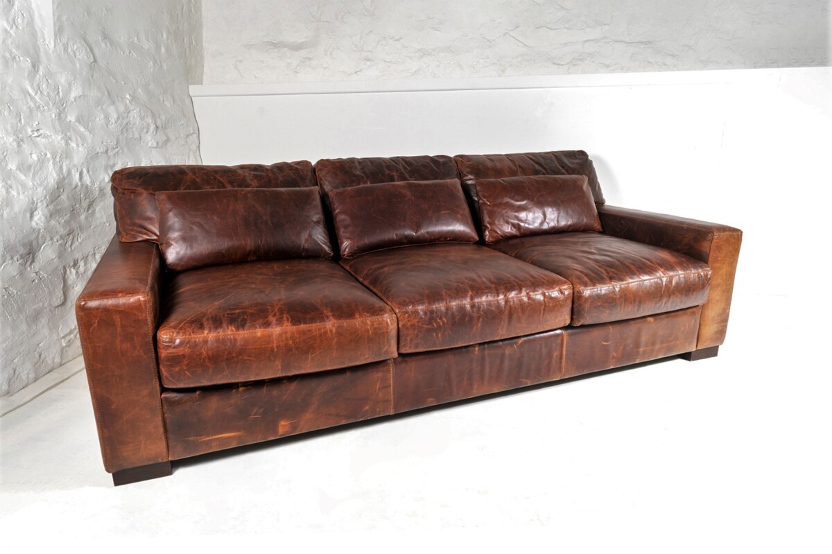 An Exceptional Oversized Roche Bobois Designer Brown Leather Sofa - Large Three Seater - Image 3