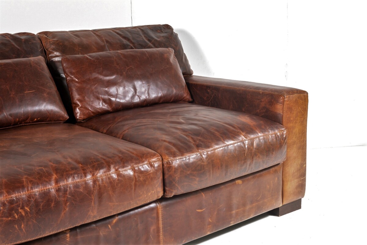 An Exceptional Oversized Roche Bobois Designer Brown Leather Sofa - Large Three Seater - Image 14
