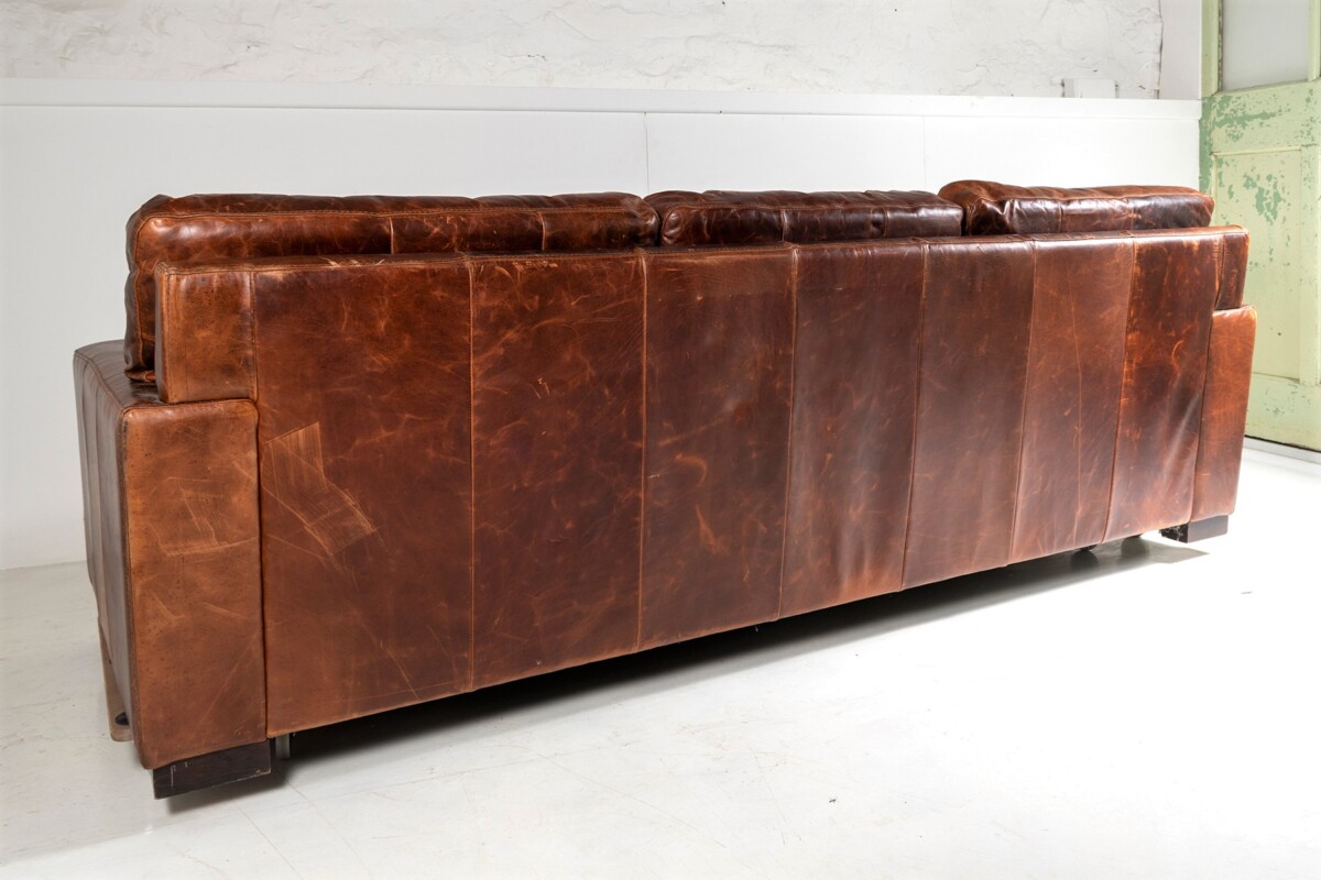 An Exceptional Oversized Roche Bobois Designer Brown Leather Sofa - Large Three Seater - Image 11