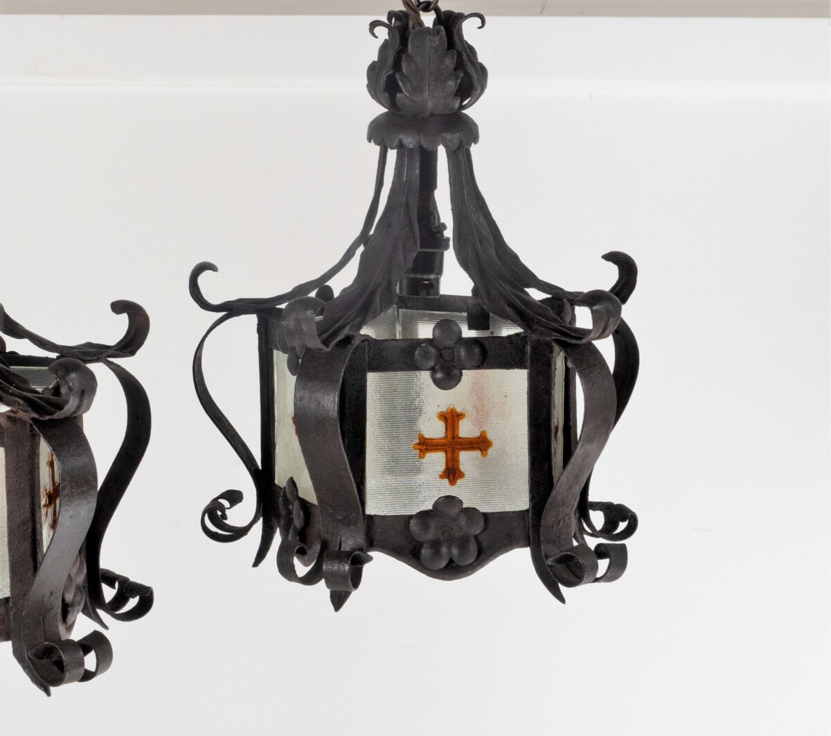 A Pair of Glazed 19th Century Aesthetic Hall Pendant Lanterns with Gothic Stained Glass - Image 7