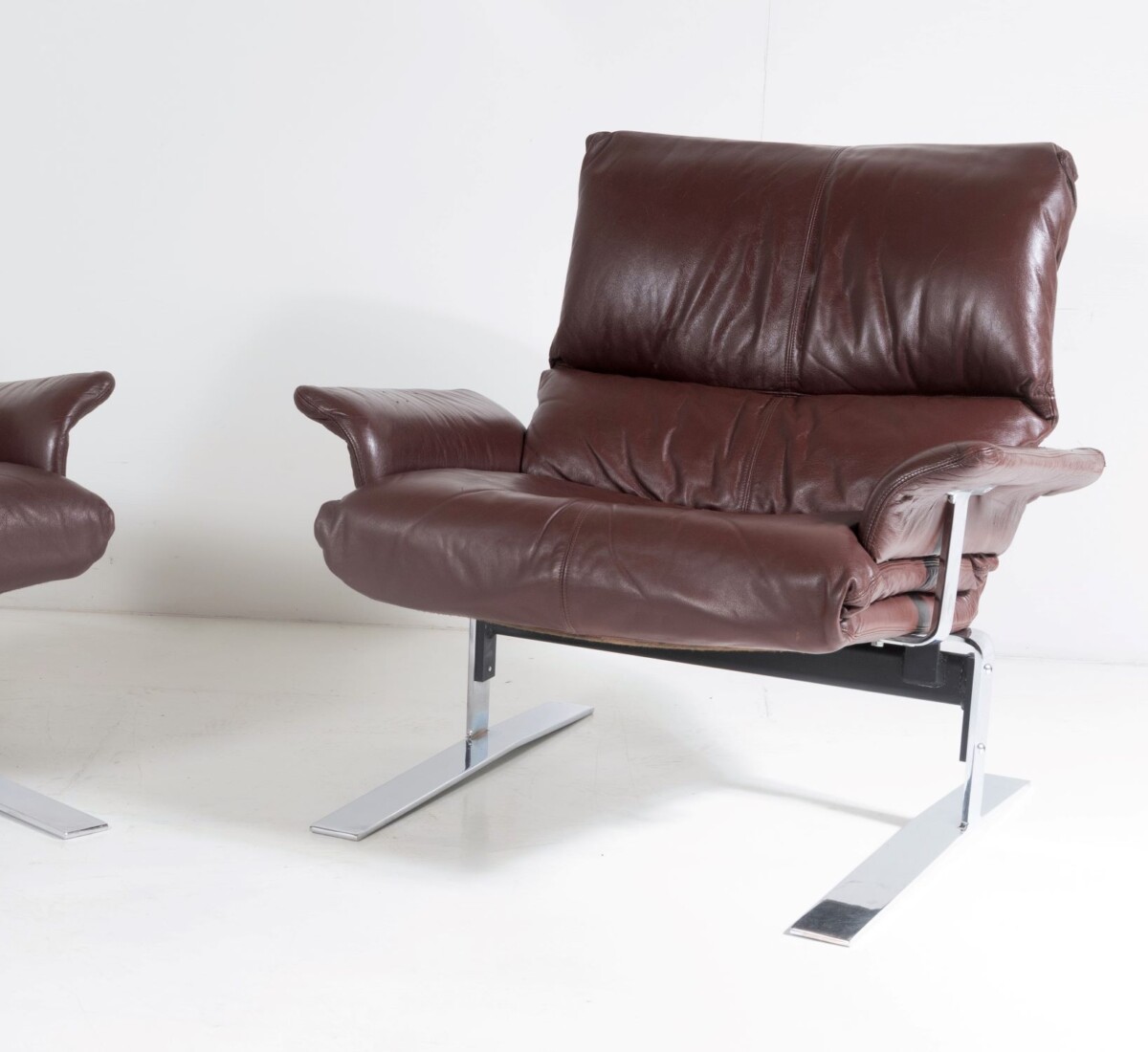 A Stylish Pair of Mid Century Modern Chrome Brown Leather Lounge Armchairs by Pieff - Image 3