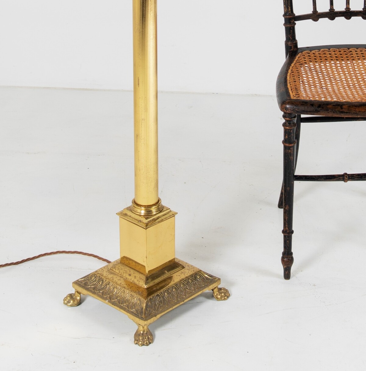 Antique Corinthian Brass Column Standard Lamp | Floor Standing Lamp - Image 6