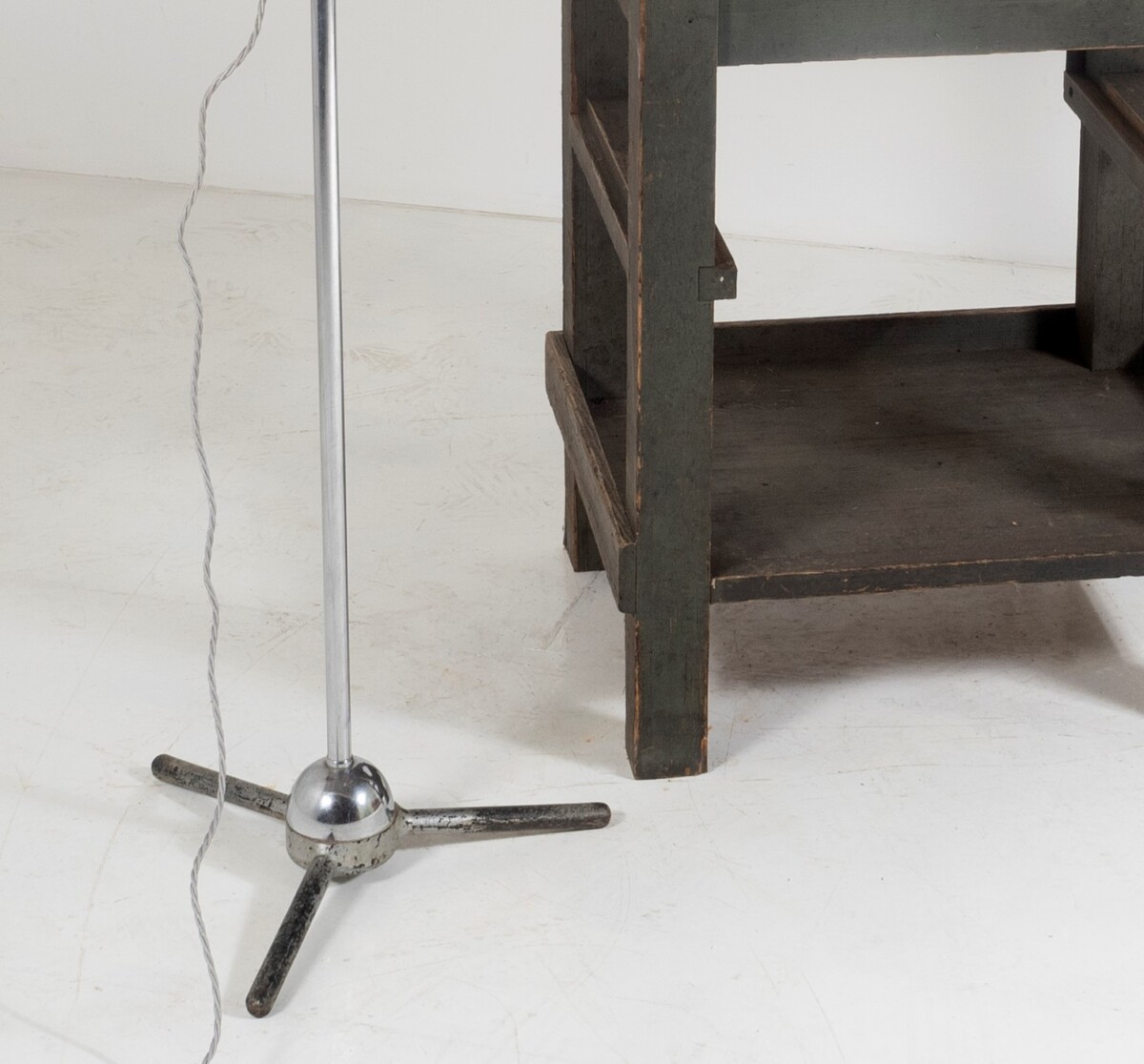 Mid Century Floor Standing Industrial Anglepoise 1001 Lamp on Heavy Tripod Base - Image 6