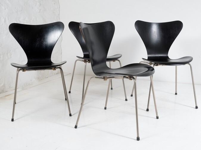 Original Mid Century 1960s Arne Jacobsen Model 3107 Syveren Black Dining Chairs For Fritz Hansen - Set Of 4