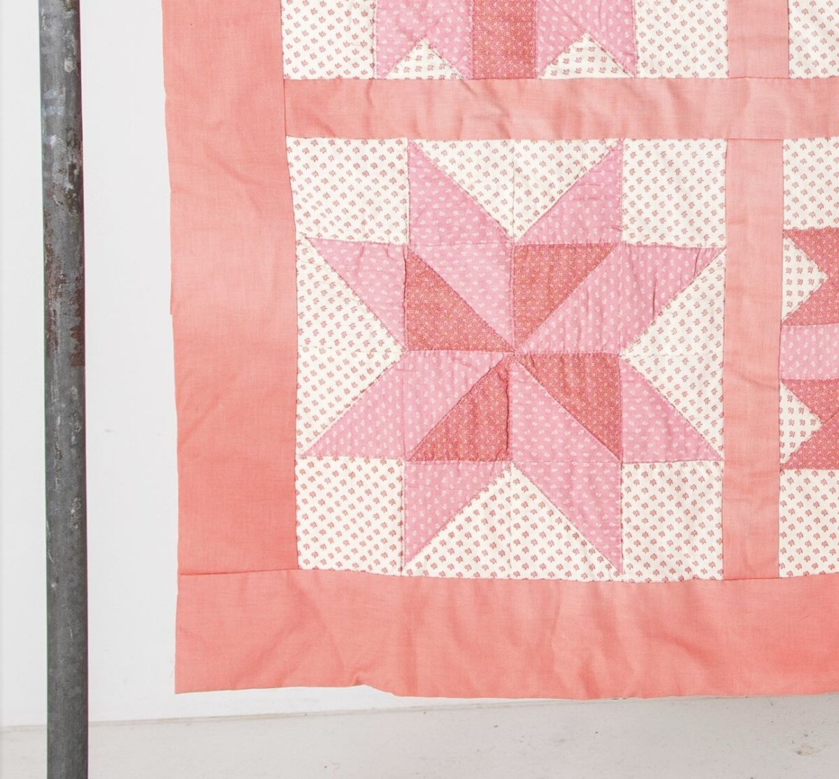 Vintage Handmade Patchwork Tapestry Blanket Quilt in Excellent Condition - Image 2