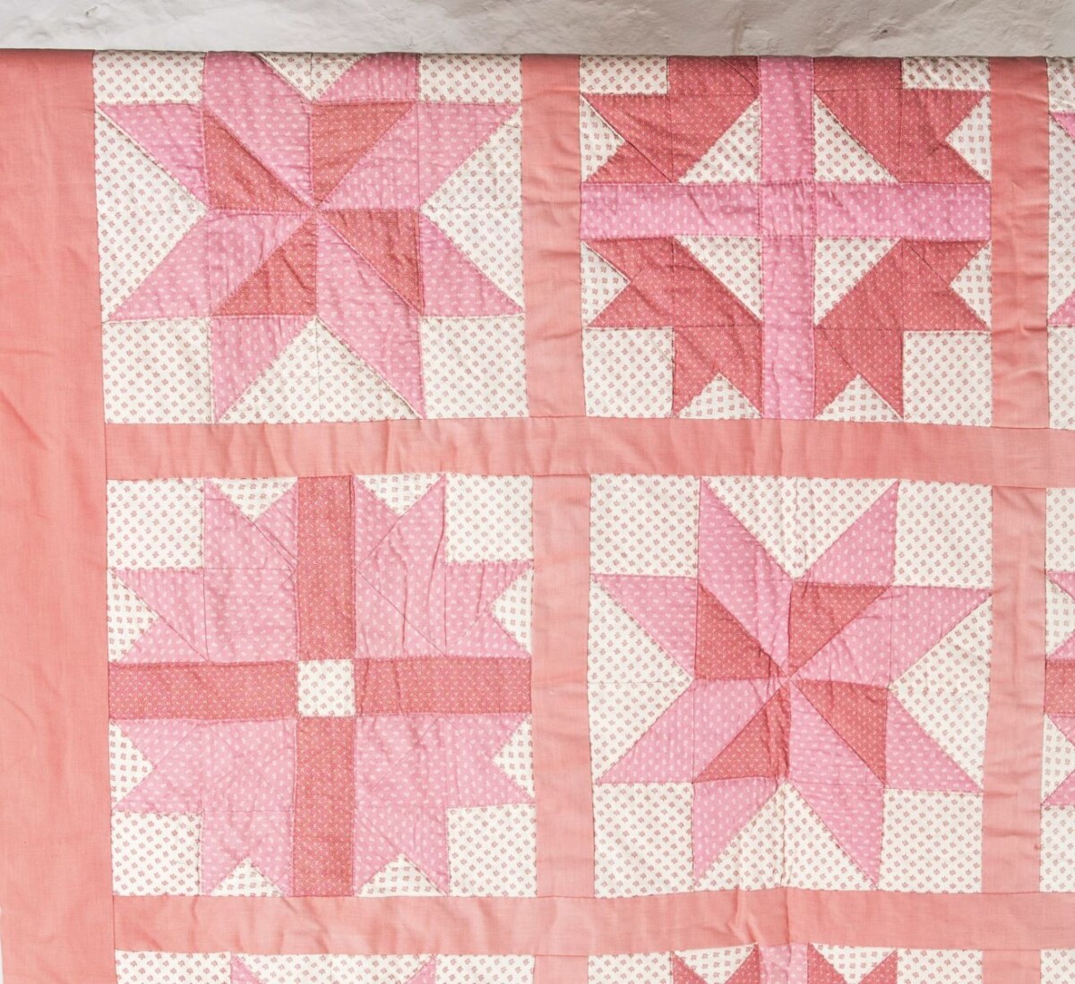 Vintage Handmade Patchwork Tapestry Blanket Quilt in Excellent Condition - Image 8