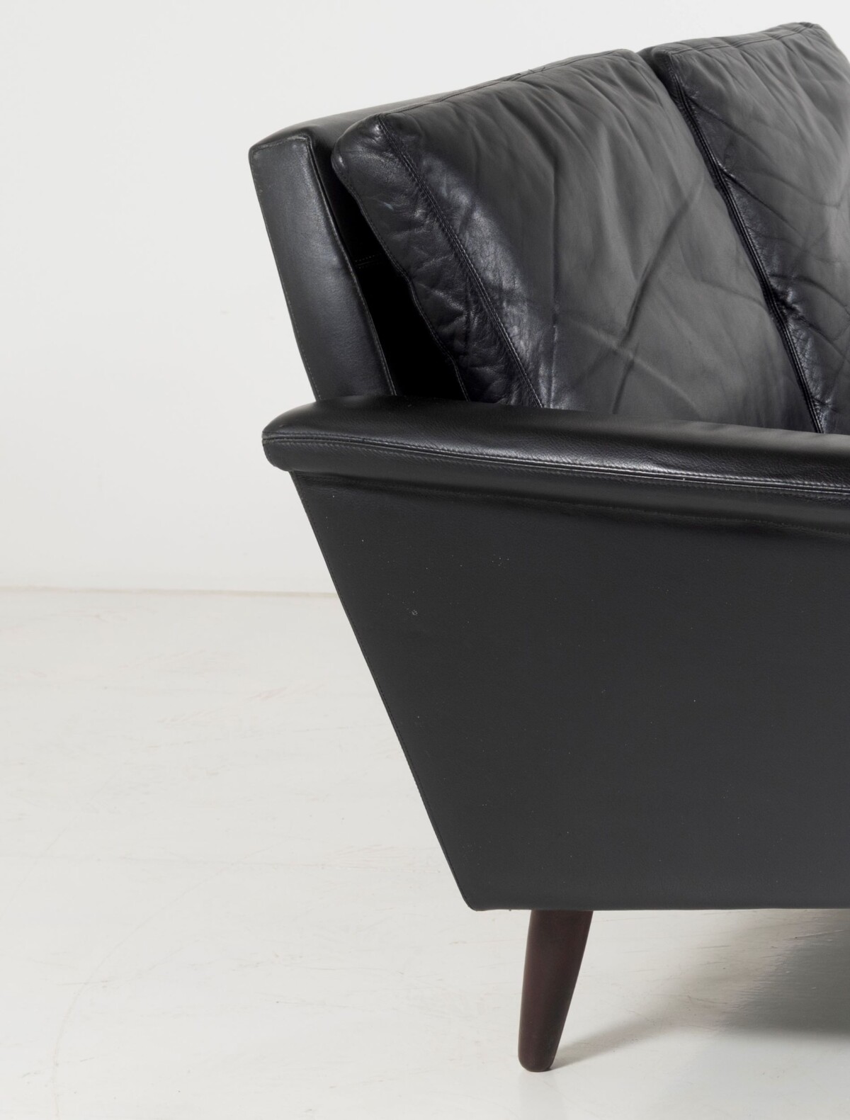 1960s Mid Century Small Danish Two Seater Black Leather Sofa | 2 Person - Image 11