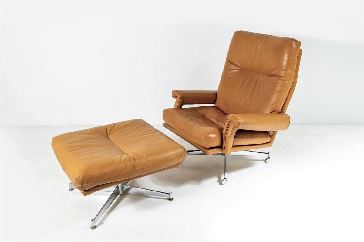 A Pair of 1960s Mid Century Howard Keith Tan Leather Swivel Chairs with Footstool on Chrome Base - Image 4