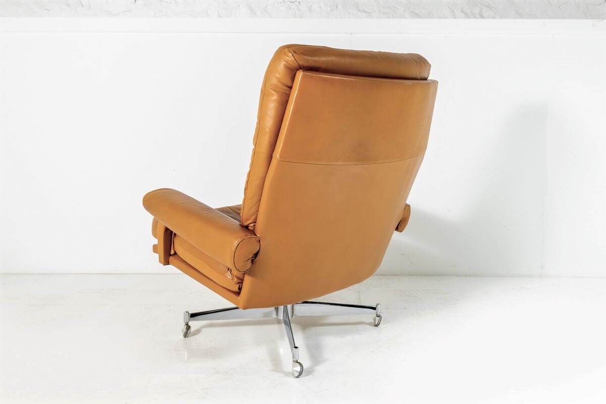 A Pair of 1960s Mid Century Howard Keith Tan Leather Swivel Chairs with Footstool on Chrome Base - Image 2
