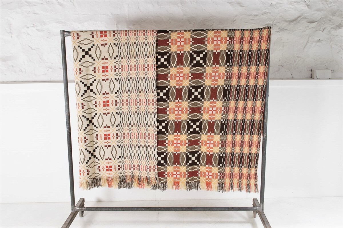 Vintage Welsh Pure Wool Tapestry Blanket - Autumn Reds - Image 3