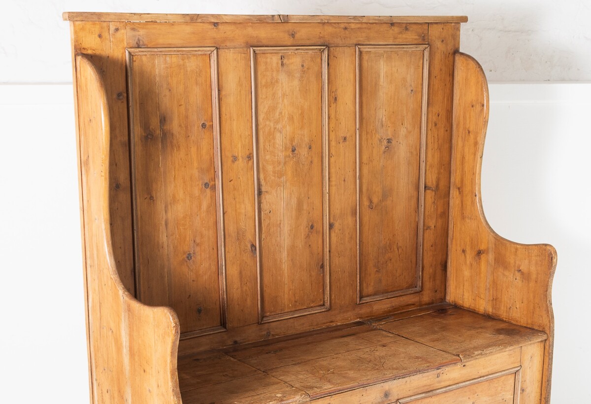 An Original West Country High Back Pine Box Settle Seating Bench with Storage - Image 4