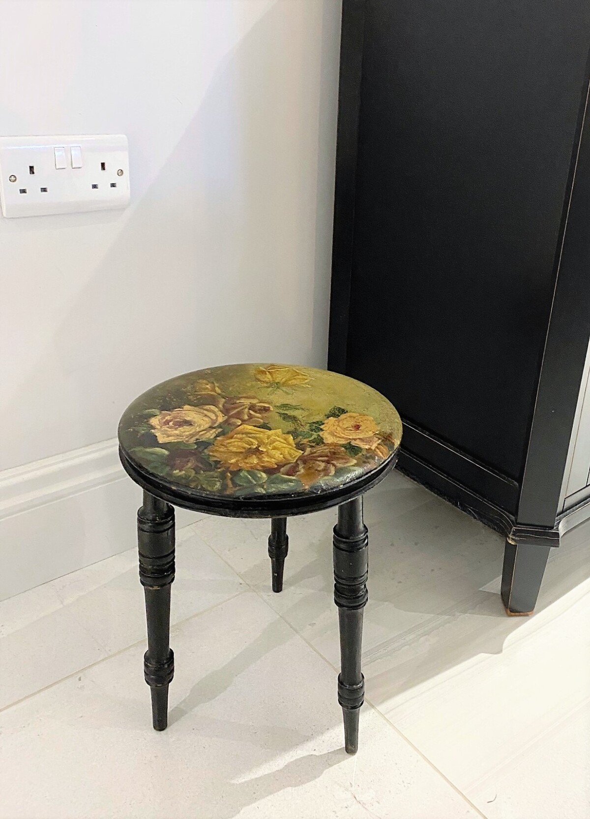 SMALL FLORAL PAINTED EBONISED VICTORIAN STOOL - Image 4