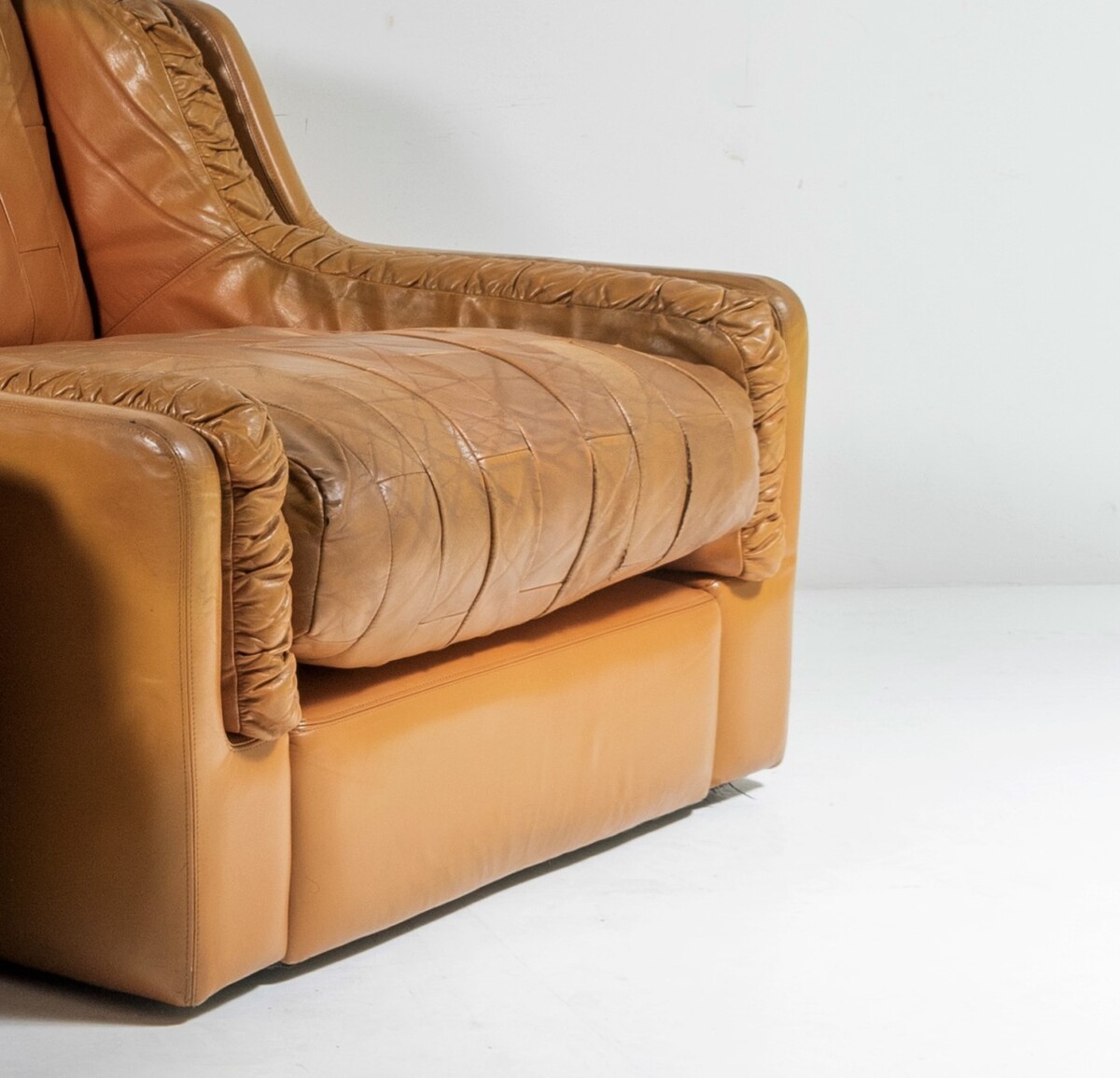 1970s Mid Century Vintage Patchwork Tan Leather Club Armchair by Gimson & Slater England - Image 7