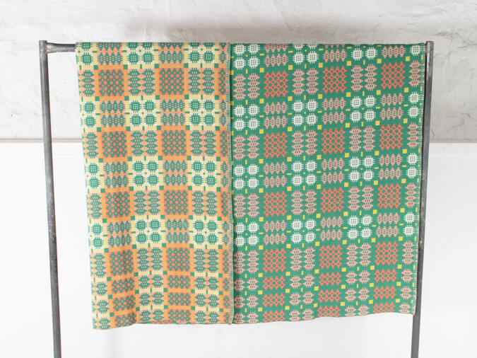 1960s Vintage Welsh Pure Wool Tapestry Blanket - Peachy Green