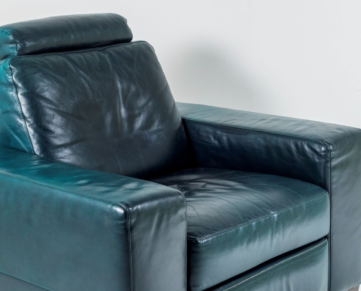 A Vintage 1980s Brutalist Green Leather Recliner Armchair - Image 4