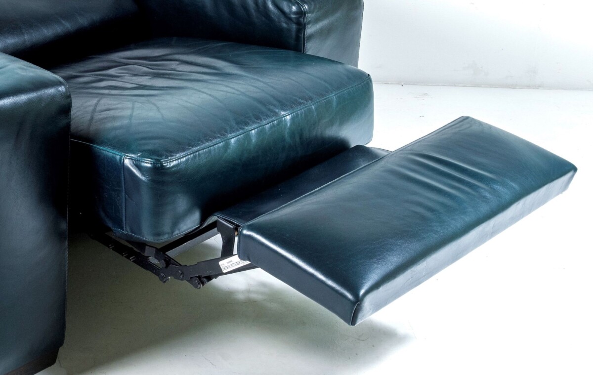 A Vintage 1980s Brutalist Green Leather Recliner Armchair - Image 11