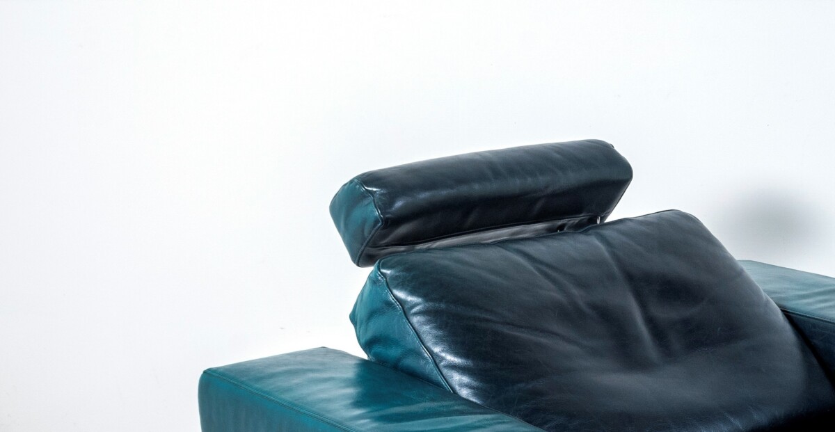 A Vintage 1980s Brutalist Green Leather Recliner Armchair - Image 10