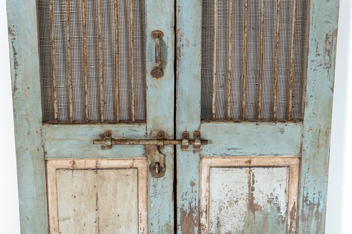 A decorative pair of very old solid teak French Chateau shutter mesh doors with original ironmongery - Image 2