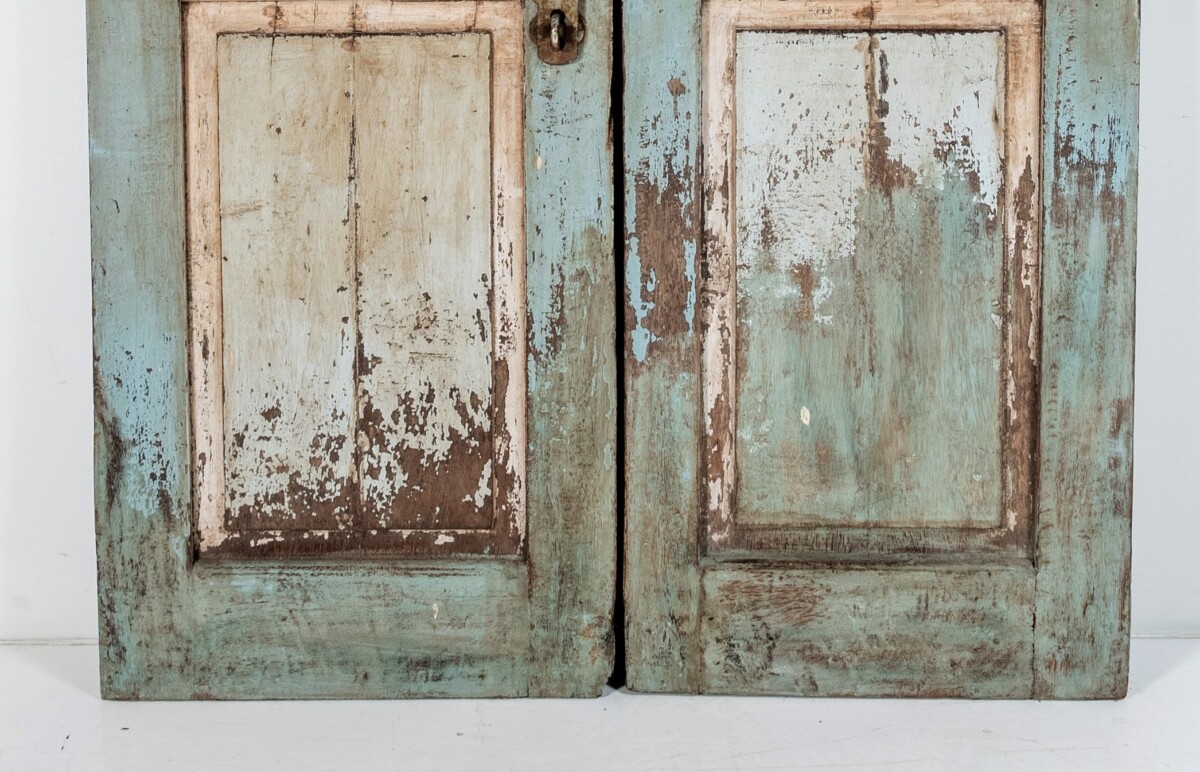 A decorative pair of very old solid teak French Chateau shutter mesh doors with original ironmongery - Image 10