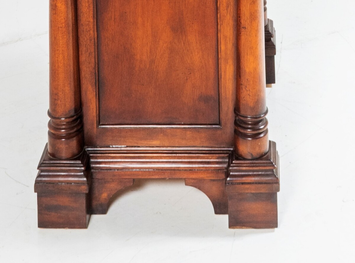 Tall American Mahogany Thomasville Tall Display Cabinet Unit in the Regency Style - Image 8
