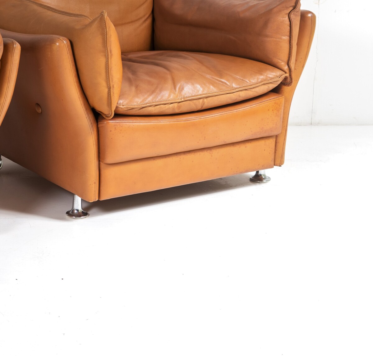 Mid-Century Modern 1980s Pair of Danish Svend Skipper Tan Leather Club Armchairs - Image 6