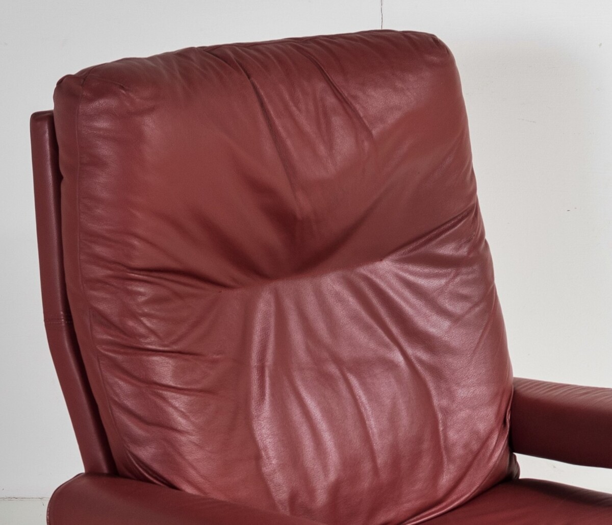 A Pair of 1960s Mid Century Howard Keith Leather Swivel Chairs on Chrome Base - Image 10