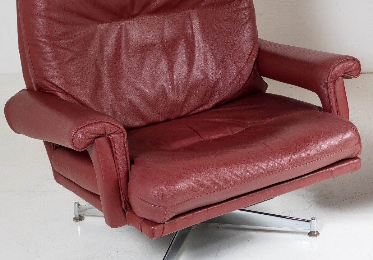 A Pair of 1960s Mid Century Howard Keith Leather Swivel Chairs on Chrome Base - Image 6