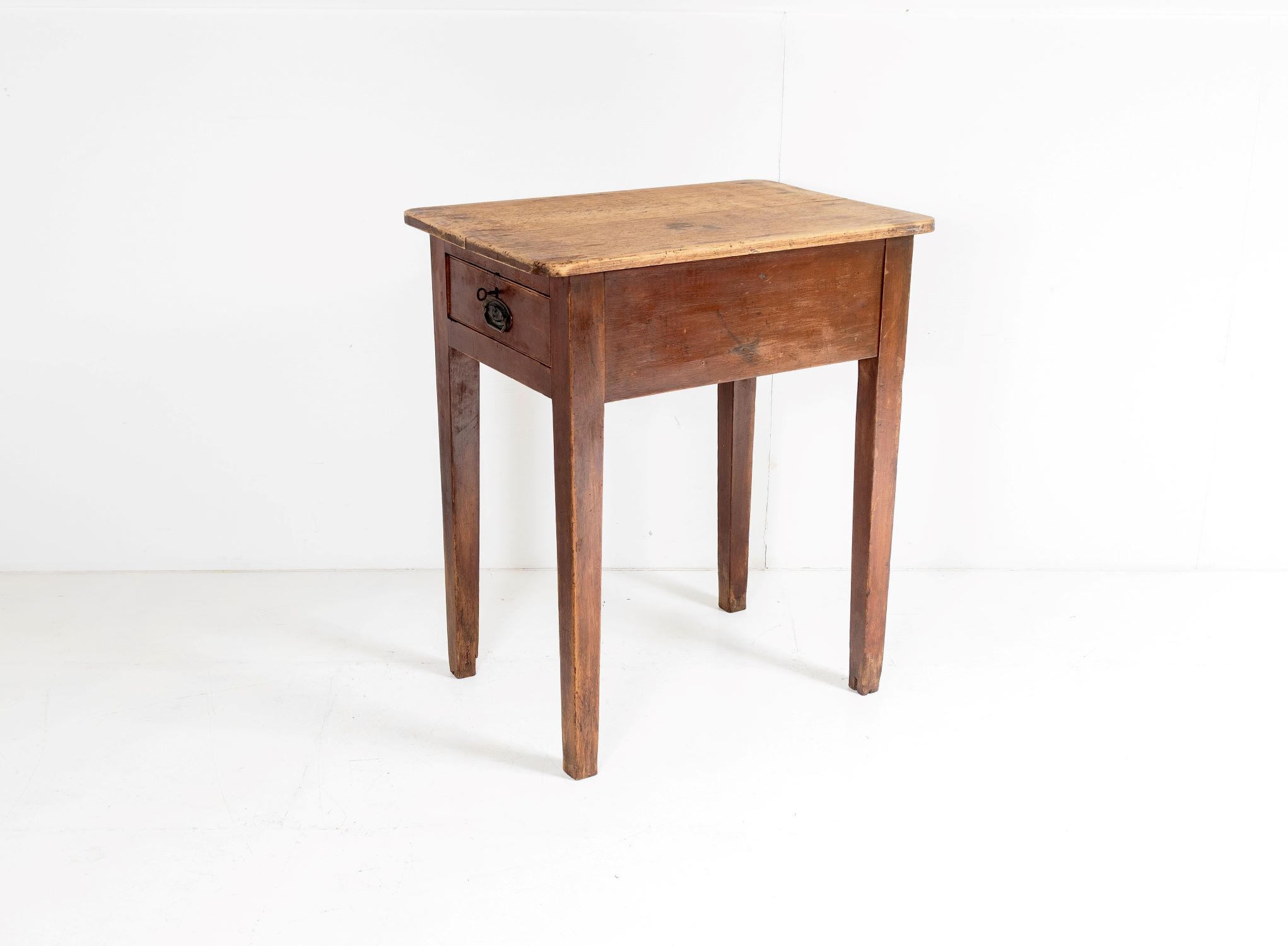 Unusual outlet hall tables