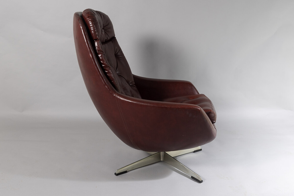 A Mid Century 1960s Swivel Egg Chair in Brown Faux Leather - Image 2